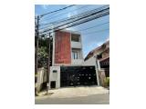 Jual Rumah di Cilandak Jakarta Selatan - 4+1 Kamar Tidur Semi Furnished
