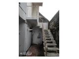 Dijual Murah Rumah Strategis Ngagel Jaya Tengah Surabaya - 5 Kamar Tidur Unfurnished