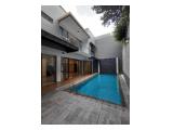 Dijual / Disewakan Townhouse Eksklusif di Pejaten Barat Kemang Jakarta Selatan - 5 Kamar Tidur