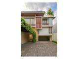 Jual Rumah di Cilandak, Jakarta Selatan - Private Pool, Private Lift, Rooftop & Parkir Luas 14 Mobil