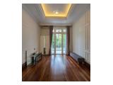 Jual Rumah Mewah Classic di Mega Kuningan, Jakarta Selatan - Private Pool & Lift