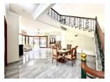 Di Jual Rumah Strategis di jalan kenanga Cilandak 