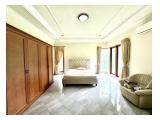 Di Jual Rumah Strategis di jalan kenanga Cilandak 