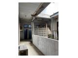 Dijual Rumah Tua di Tanjung Duren Jakarta Barat - Kondisi Furnished, 3 Lantai