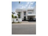 Jual Rumah di Bintaro, Tangerang Selatan - Ada Kolam Renang & Posisi Hook