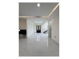 Jual Rumah di Bintaro, Tangerang Selatan - Ada Kolam Renang & Posisi Hook